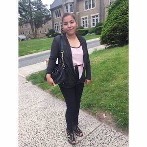 Meet your Posher, Rebeca